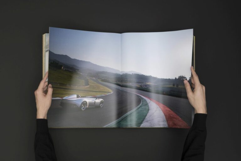 Ferrari presenta pubblicazione dedicata alla Monza SP1/SP2