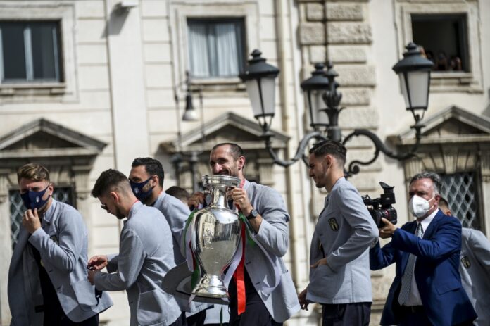 LA NAZIONALE ITALIANA DI CALCIO RICEVUTA AL QUIRINALE DOPO LA VITTORIA DEGLI EUROPEI