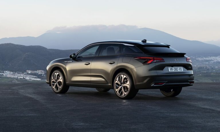 Citroen, nuova ammiraglia C5 X tra innovazione e comfort