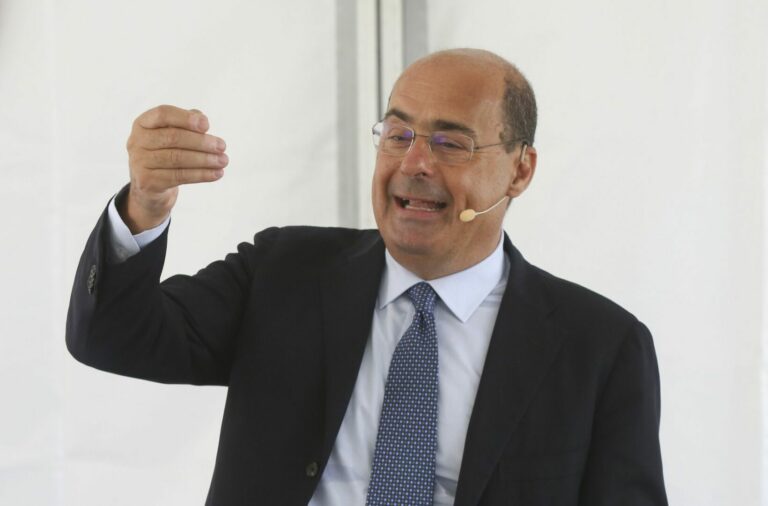 Vaccini, Zingaretti “chi ha responsabilità politiche dia l’esempio”