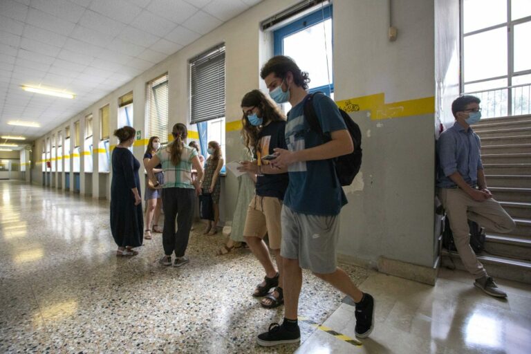 Maturità, più di un diplomato su due ottiene un voto superiore a 80