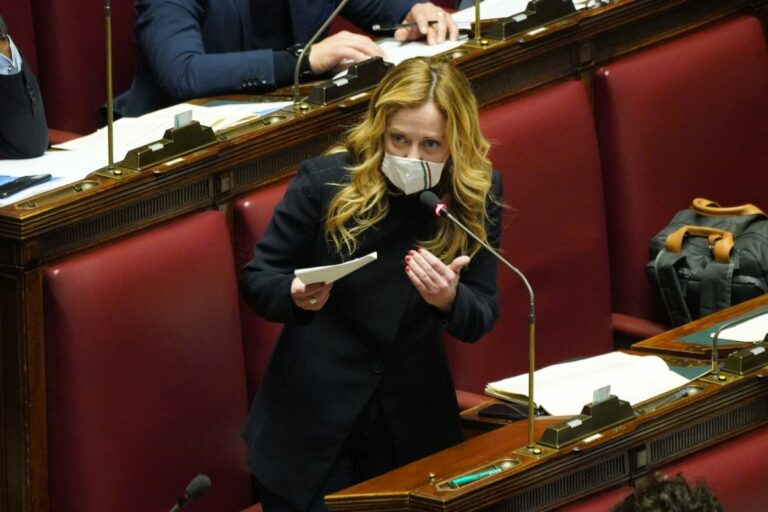 Meloni “Da Draghi parole di terrore, green pass non è libertà”