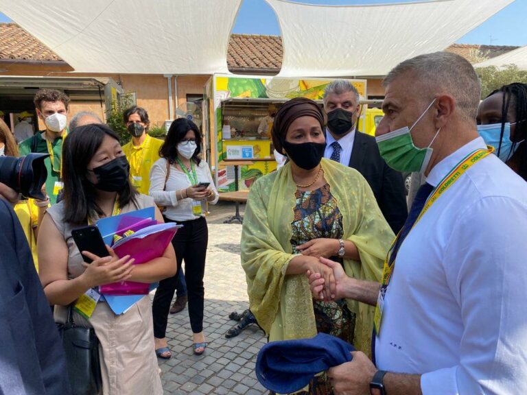 Pecoraro Scanio “Farmer market esempio agricoltura amica del territorio”