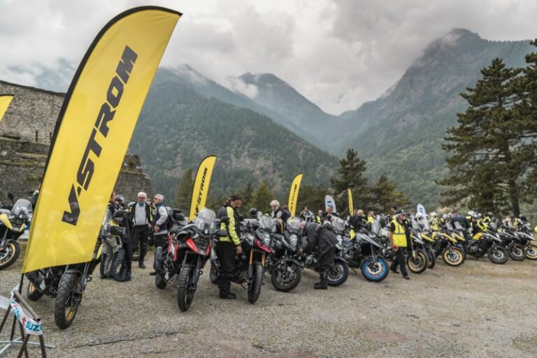 Per Suzuki V-Strom Day replica a luglio 2022