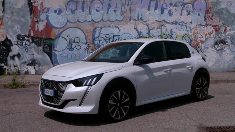 Peugeot e-208, 100% appagante e rispettosa dell’ambiente