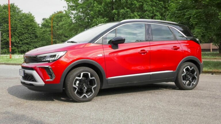 Spazio e versatilità per Crossland, il SUV di Opel