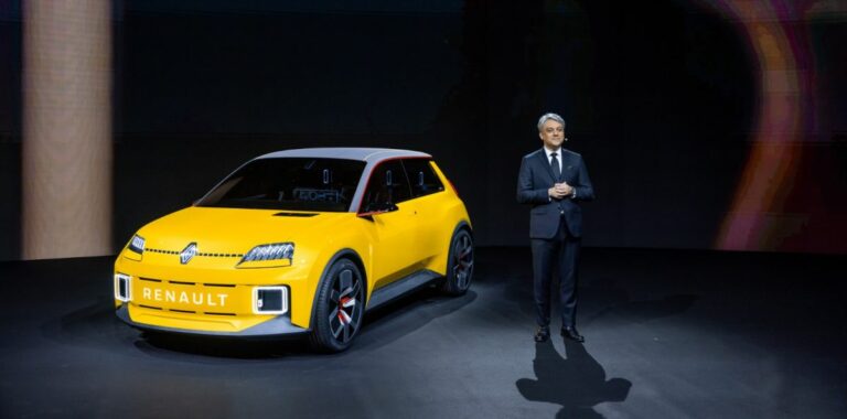 Renault, nel primo semestre torna l’utile ma ricavi in calo