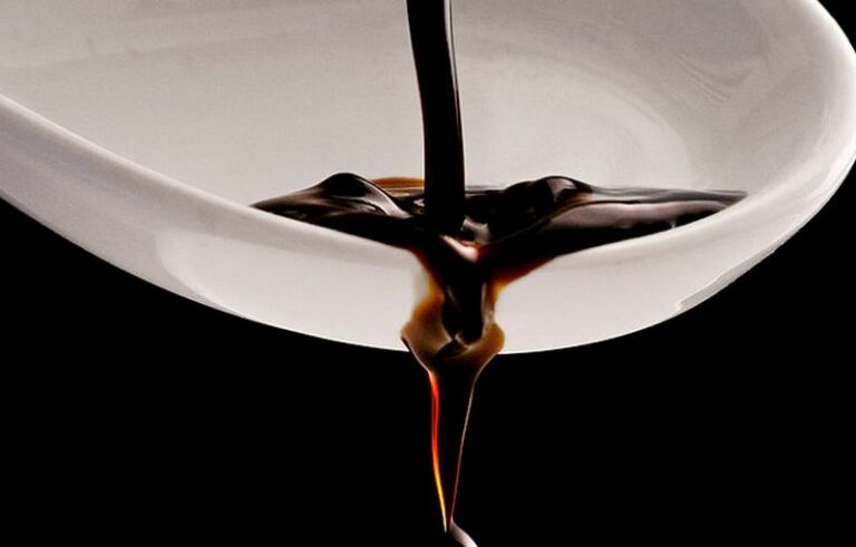 Aceto balsamico Modena verso marchio Made Green in Italy