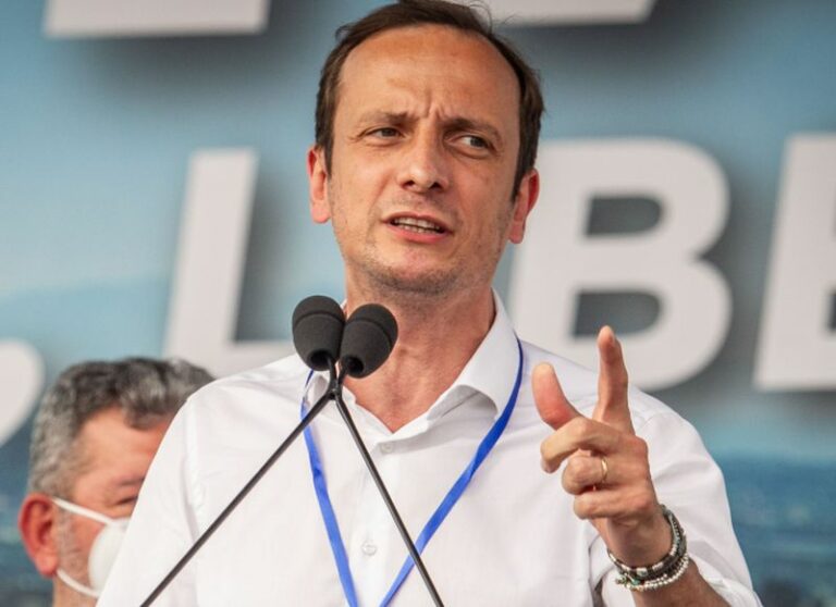 Scuola, Fedriga “Nessuna alternativa a capienza 80% mezzi”