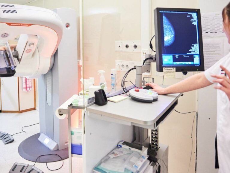 Tumore al seno, in Emilia-Romagna test genomici gratuiti