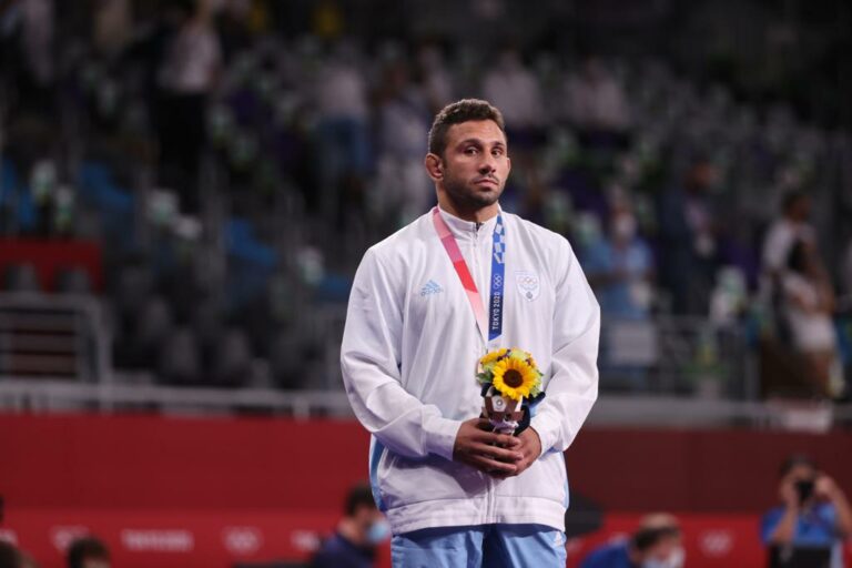 Myles Nazem Amine Mularoni portabandiera cerimonia chiusura