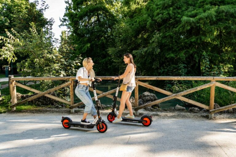Mobilità sostenibile, Bardonecchia sceglie i monopattini di Helbiz
