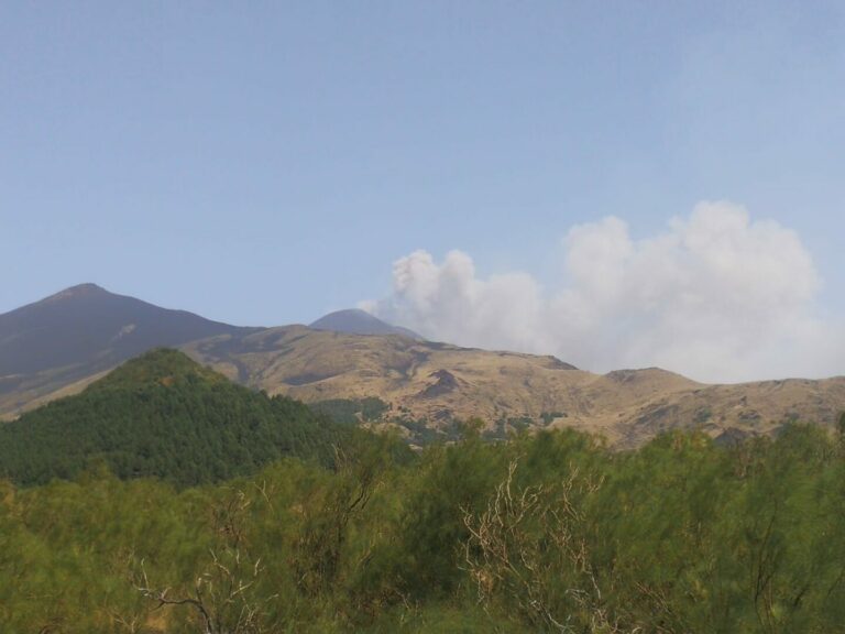 L’Etna ha una nuova vetta, record di altezza a 3357 metri