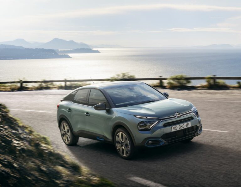 Con Citroèn è-C4 vacanze all’insegna delle zero emissioni