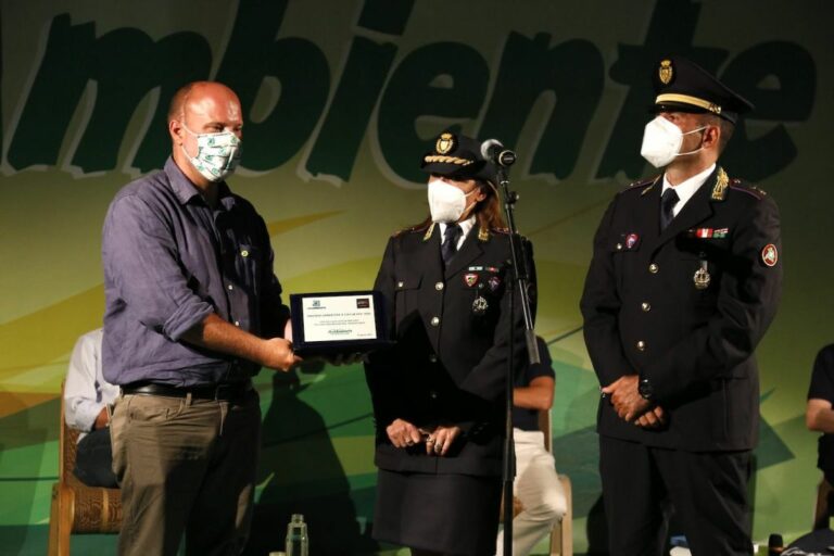 Polizia locale Milano premiata per operazione “Rifiuti preziosi”