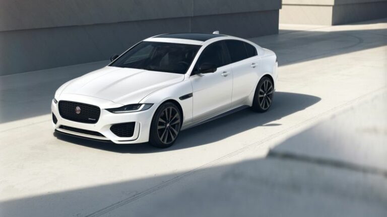 Jaguar presenta XF e XE R-Dynamic Black