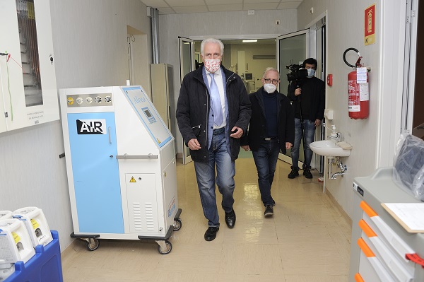 Toscana, Giani “Partono lettere sospensione per sanitari no-vax”