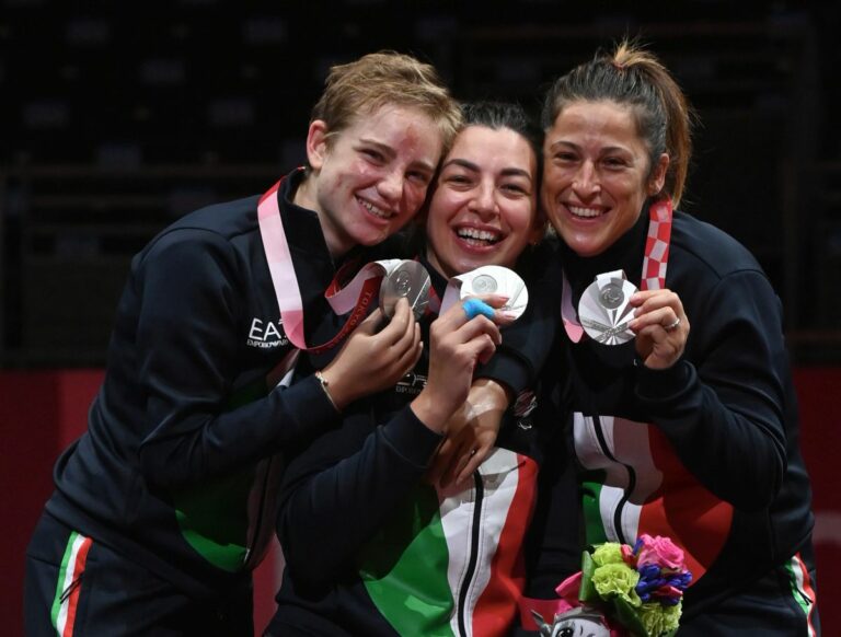 Argento per la squadra italiana di fioretto femminile