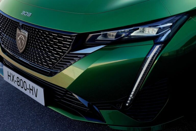 Peugeot, su 308 e 308 Sw tecnologia illuminazione Matrix Led