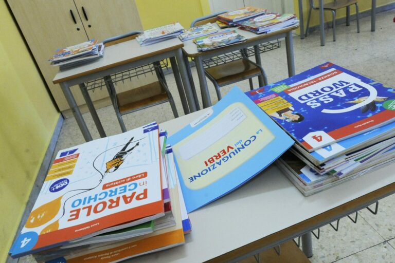 Libri gratis a studenti, Regione Puglia riapre bando