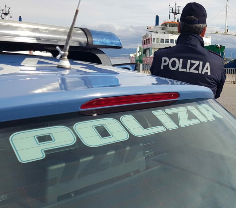 Immigrazione, maxi sbarco a Lampedusa. A Messina arrestati due irregolari