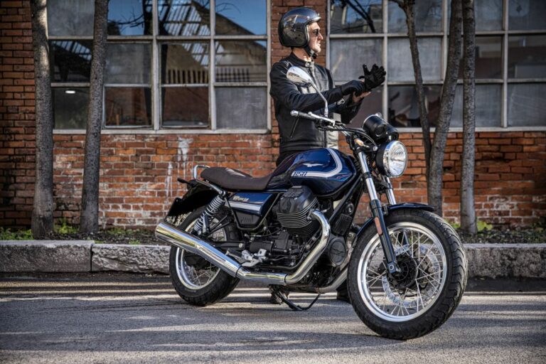 Moto Guzzi V7 è la moto più venduta in Italia tra le over 700 cc