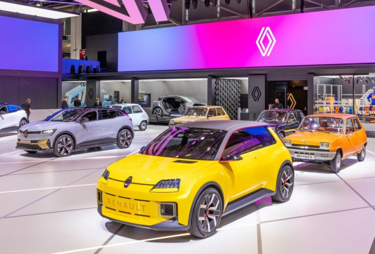 Renault 5 Prototype incontra le sue antenate al Salone di Monaco