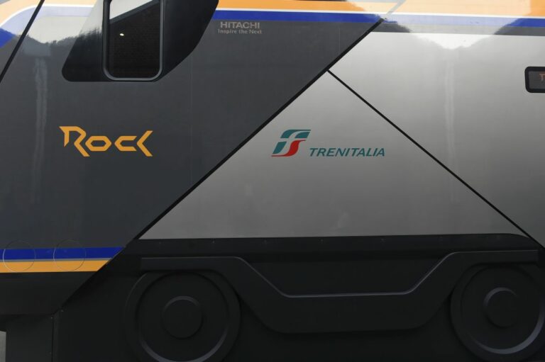 Trenitalia, due nuovi treni Rock per la Regione Campania
