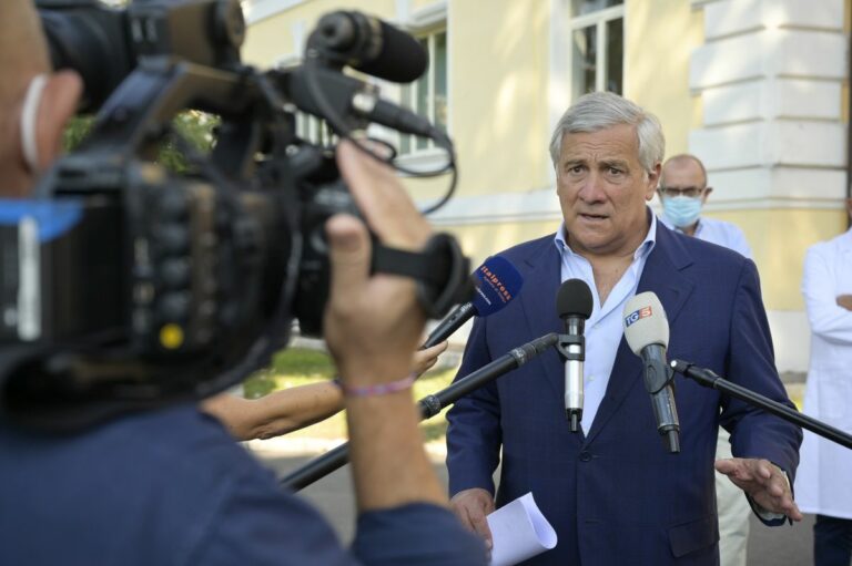 Tajani “Tampone gratuito per chi non può vaccinarsi”