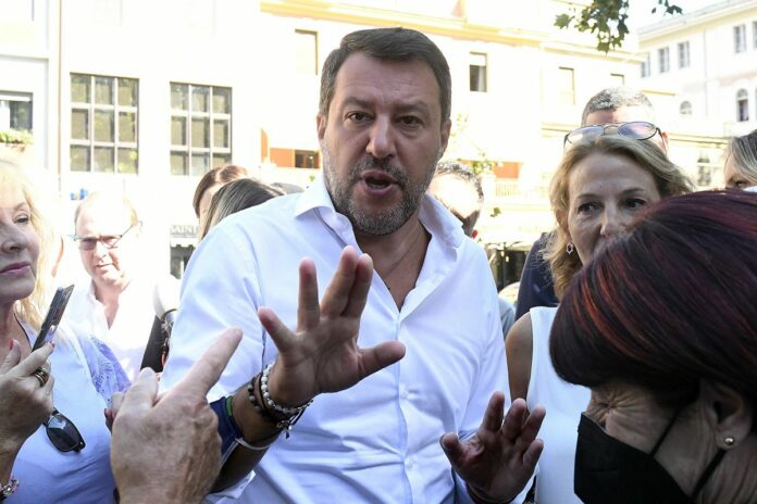 MATTEO SALVINI INCONTRA I CITTADINI AL MERCATO TRIONFALE A ROMA