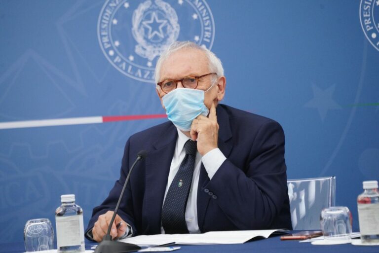 Bianchi “Senza mascherina a scuola se tutti vaccinati è un obiettivo”