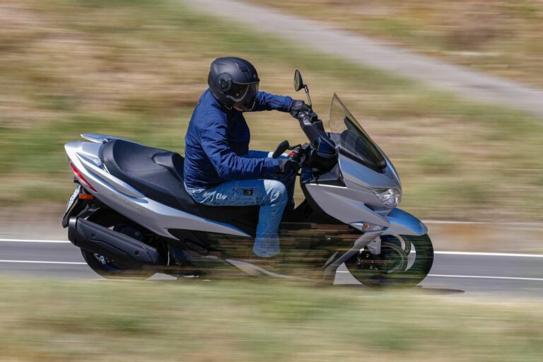 Nuovo Suzuki Burgman 400, sempre più elegante