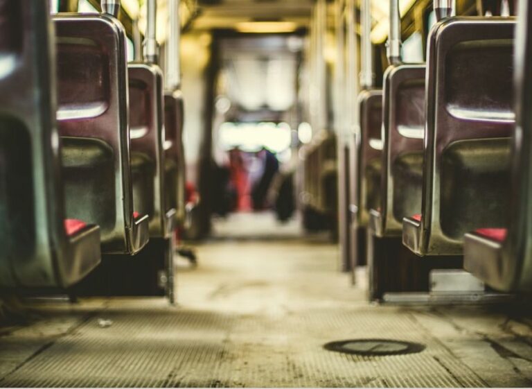 In Emilia Romagna under 19 gratis su bus e treni in attesa dell’abbonamento