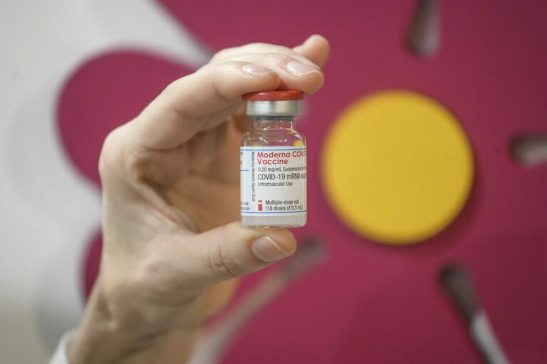 Sda consegna 50 mila dosi di vaccini Moderna in Sicilia