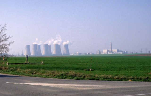 Centrale nucleare in Lombardia? Salvini-Fontana aprono, no Pd-Verdi-M5s