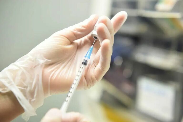 Dal 31/7 vaccinazioni sotto le 500.000 somministrazioni giornaliere