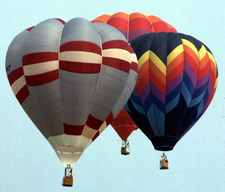 Si torna a volare in mongolfiera sulla Reggia di Monza