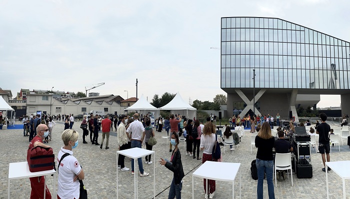 Milano, “festa” in piazza con Snam per la comunità Scalo Romana