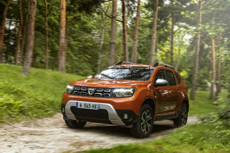 Nuova Dacia Duster, concreta e robusta