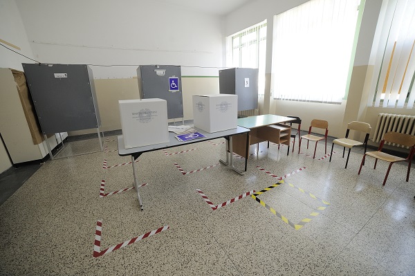 E.Romagna, domenica al voto 48 comuni per 143 candidati sindaci