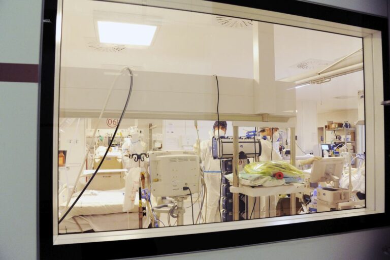 Toscana, Giani “Forte diminuzione ospedalizzazioni e terapie intensive”