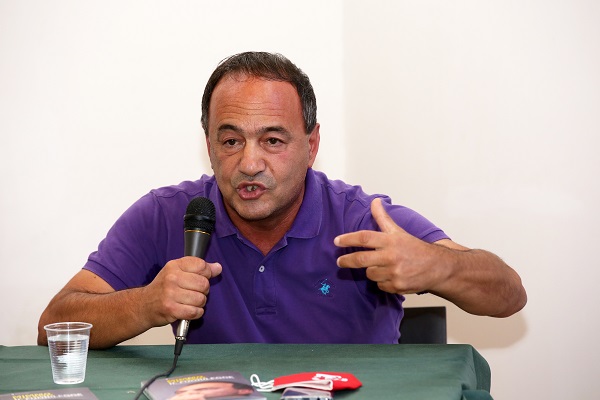 Immigrazione, Domenico Lucano condannato a 13 anni “Per me finisce tutto”