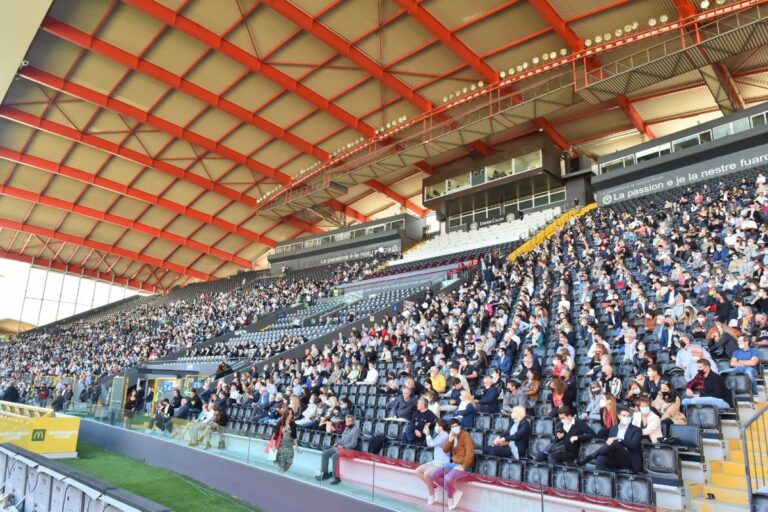 Università di Udine, alla Dacia Arena proclamati mille laureati