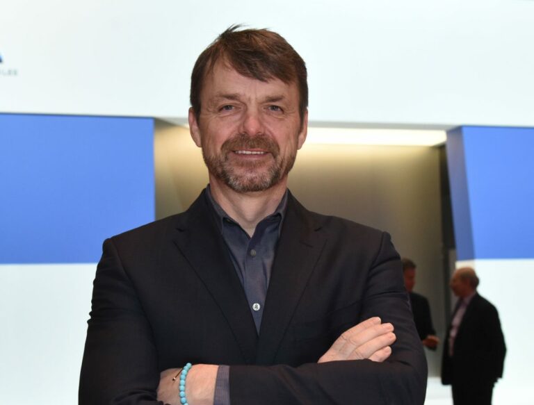 Mike Manley lascia Stellantis, sarà il nuovo ceo di AutoNation
