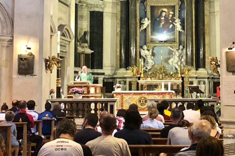 Mons. Melchor Sanchez “Messa Maratoneta momento aggregazione”