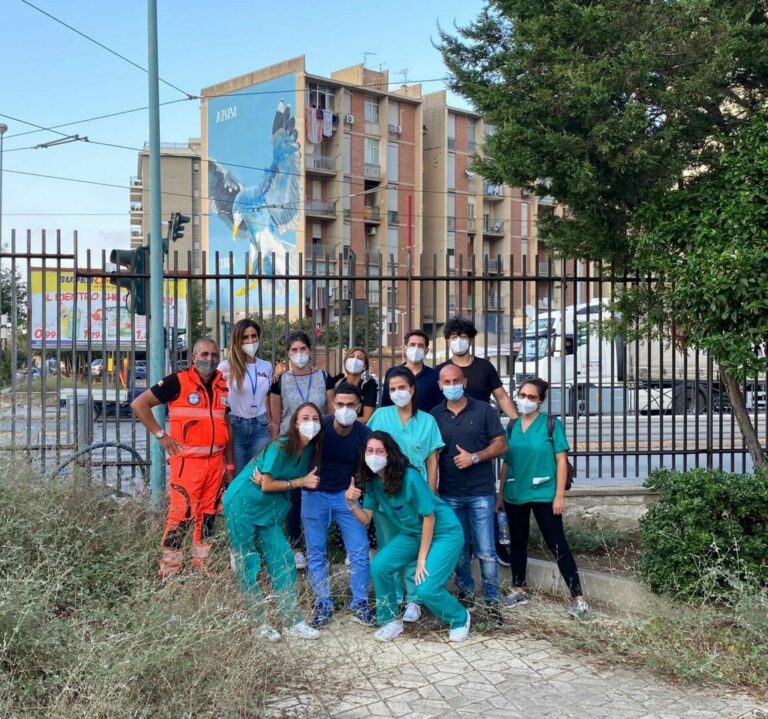 Covid, a Palermo open day “Vaccinati, mamma!”