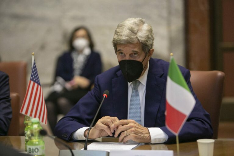 Clima, Kerry “Siamo in ritardo sugli impegni per la COP26”