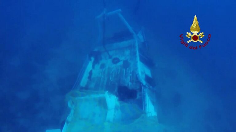 Immigrazione, 8 anni fa la strage di Lampedusa con 368 morti