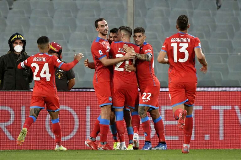 Fiorentina ribaltata, il Napoli fa sette su sette
