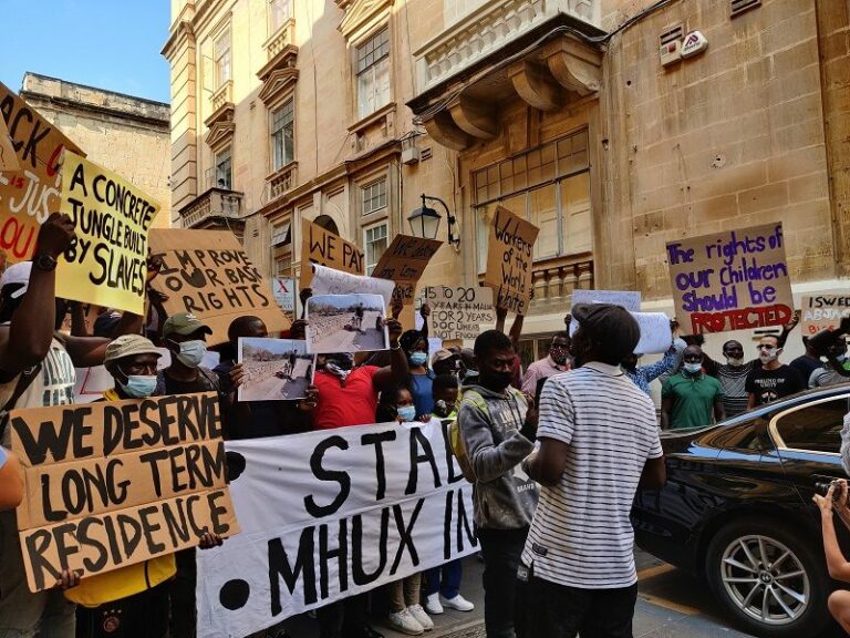 Malta, migranti accusano enti governativi di trattamenti disumani